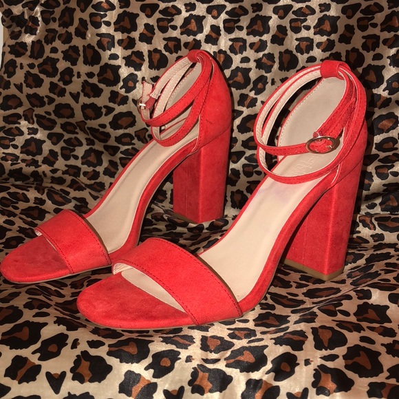 High heels - Picture 2 of 2